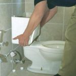 Как установить и подключить сливной бачок к унитазу