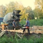 Как устраивается сливная яма для бани